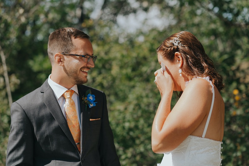 bride cries seeing groom at first look